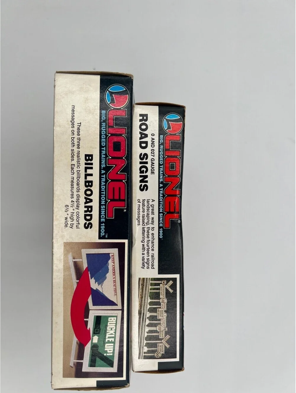 LOT Lionel Santa Fe Derrick Car, Southern Flat Car, Road Signs, & Billboards